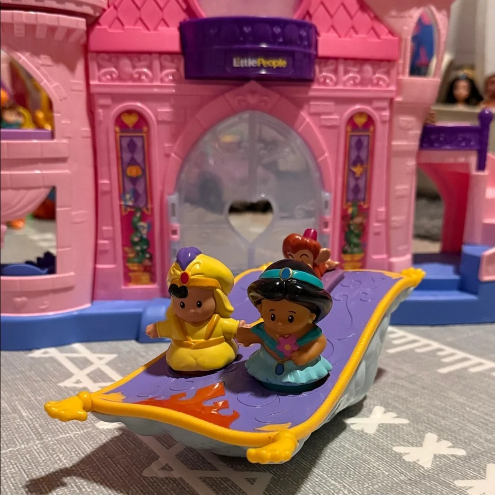 Fisher Price Little People Disney Princess Aladdin's Magic Carpet - Picture 1 of 6